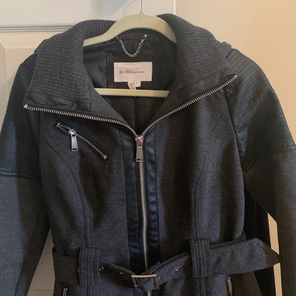 BCBGeneration Fitted Jacket. Size small. - Picture 3 of 3